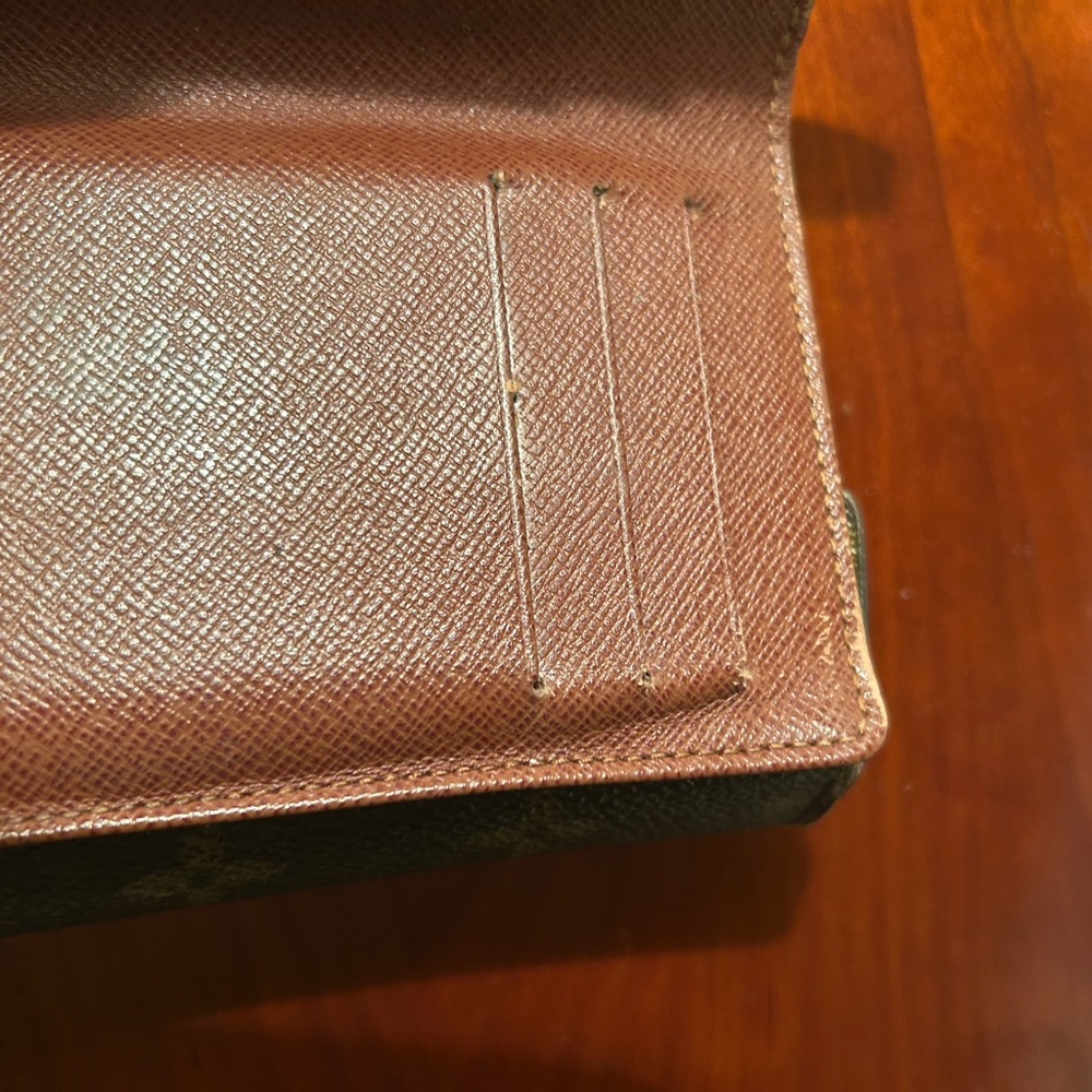 Louis Vuitton Monogram Wallet - Picture 4 of 9